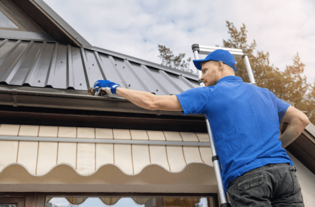 gutter cleaning in elyria